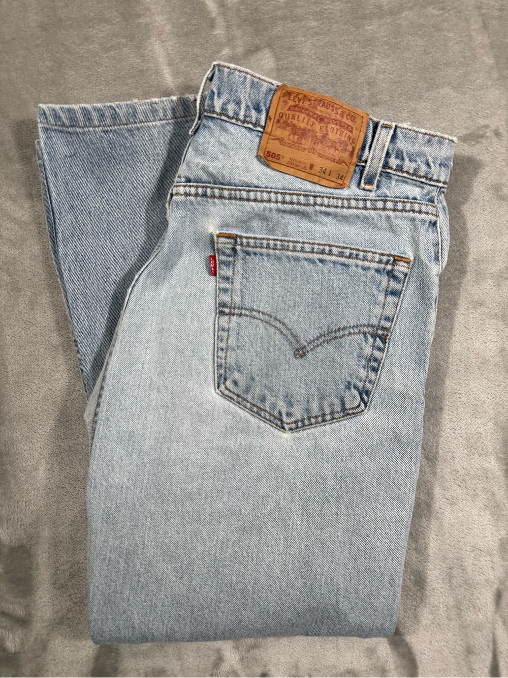 90s Levis 505 Blue Light Wash Jeans Regular Fit Straight Leg 34x34 (Fits 32x27)